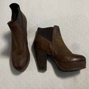 NEVER WORN Steve Madden Randaal Bootie - Cognac